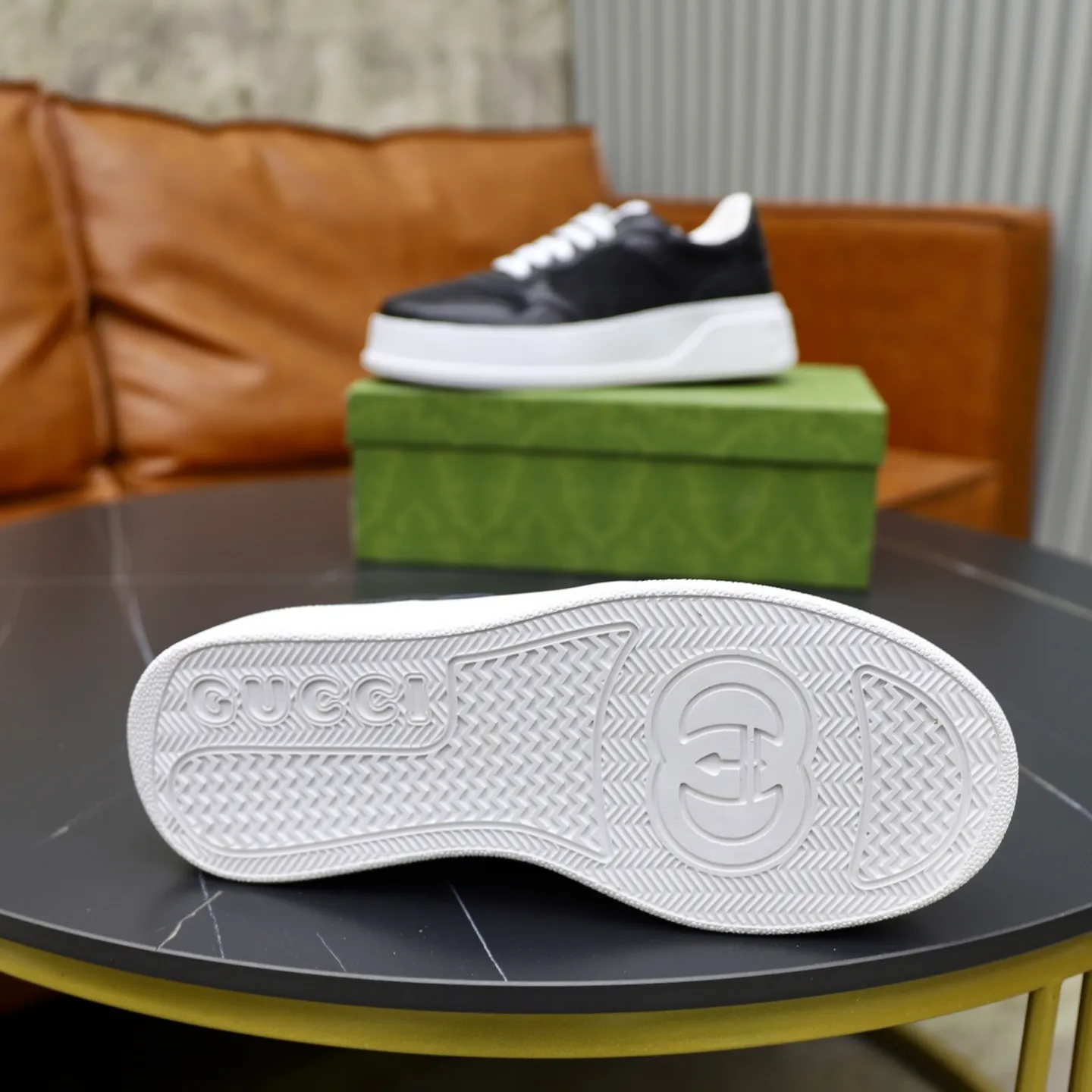 Men's shoes: 400💰🙅‍♂️🙅‍♂️🙅‍♂️ Brand: GUCCI Standard code: 38-44 (45 customized) Grade: Same as the official website Material: Original leather splicing brand cloth Comfortable and breathable sheepskin lining Lightweight wear-resistant outsole Style category: Men's fashion casual shoes Sports shoes Distinguished luxury brand elements Top luxury Color: actual picture color